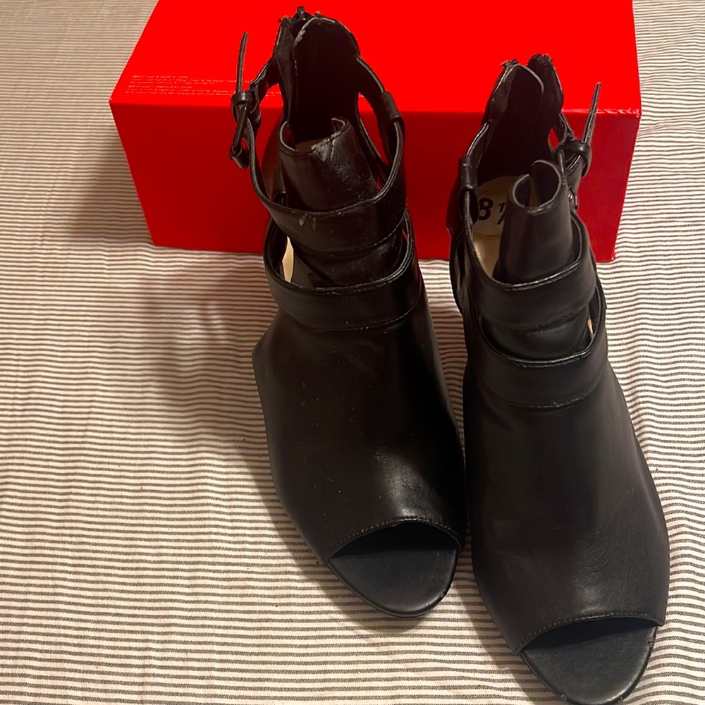 Nine West Black Heels Size 8 1/2 - Picture 10 of 10